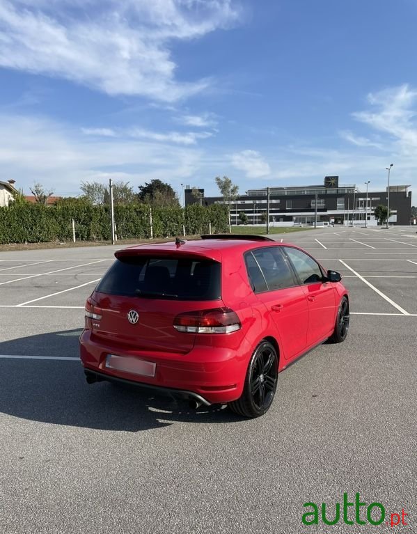 2009' Volkswagen Golf 2.0 Tsi Gti photo #3