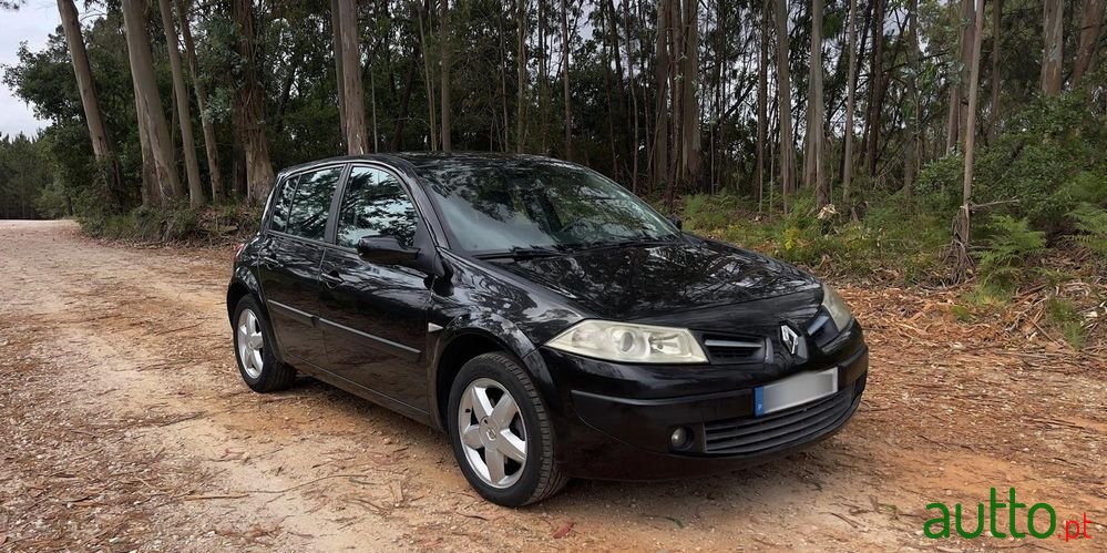 2008' Renault Megane photo #4