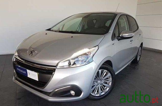 2017' Peugeot 208 1.6 Bluehdi Style photo #1