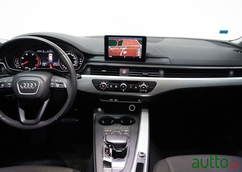2018' Audi A4 Avant photo #5