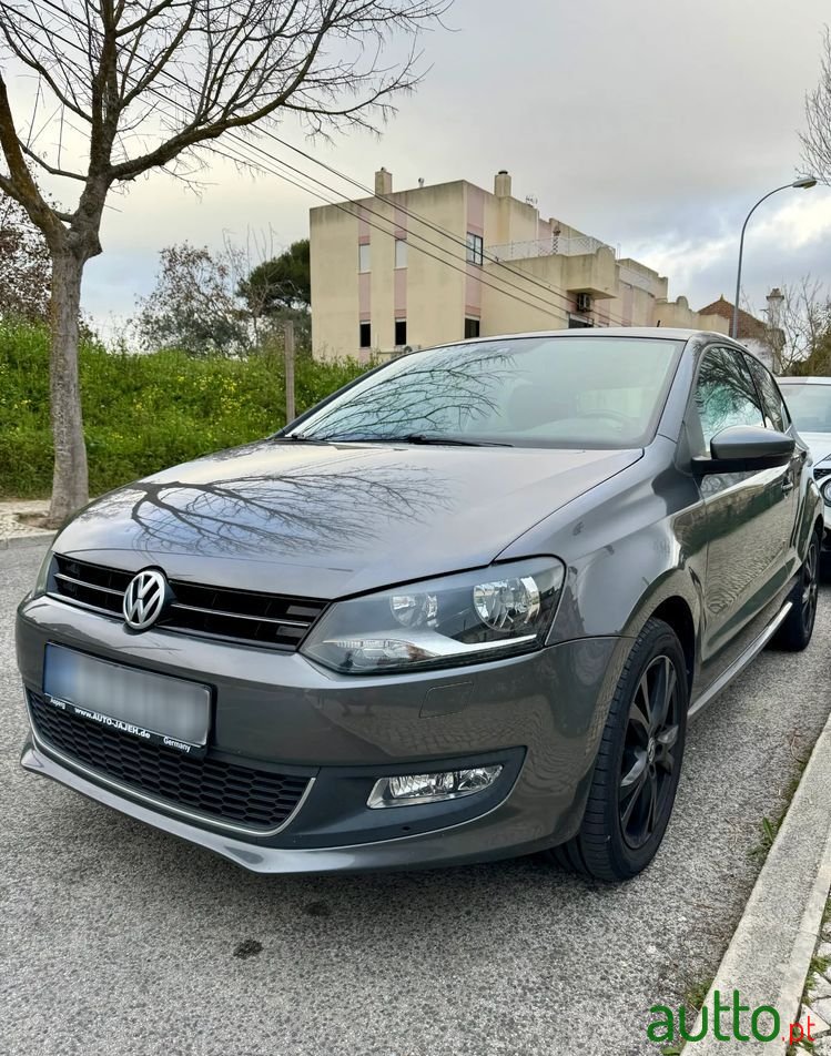 2013' Volkswagen Polo photo #1