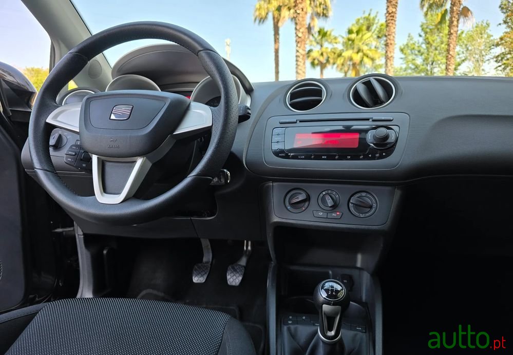 2009' SEAT Ibiza photo #5