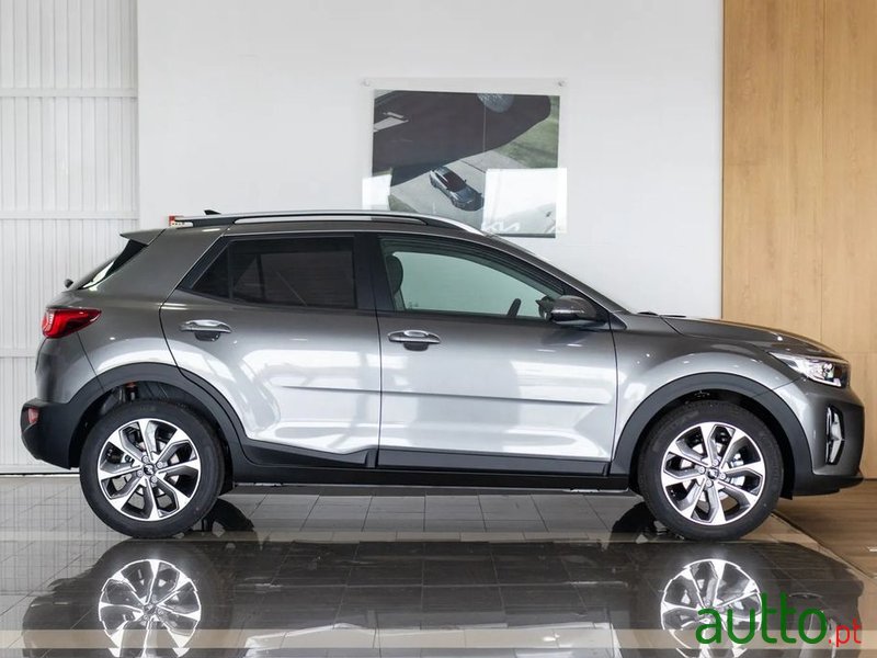 2024' Kia Stonic 1.2 Dynamic photo #3