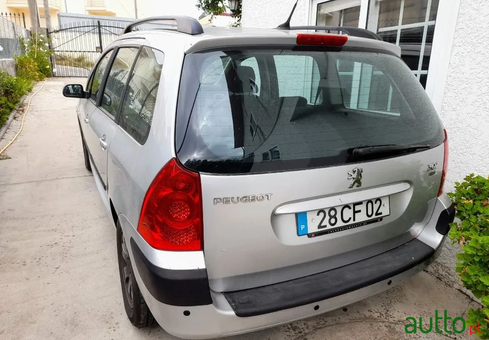 2006' Peugeot 307 Break photo #2