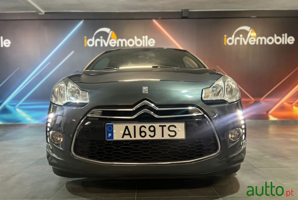 2013' Citroen DS3 photo #2