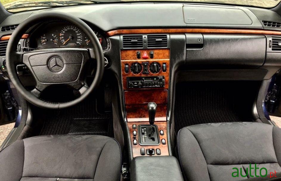 1998' Mercedes-Benz E-300 photo #2