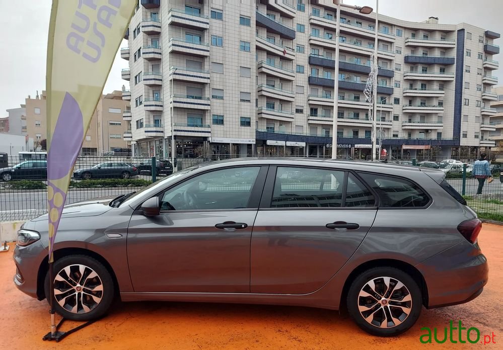 2021' Fiat Tipo Station Wagon photo #1