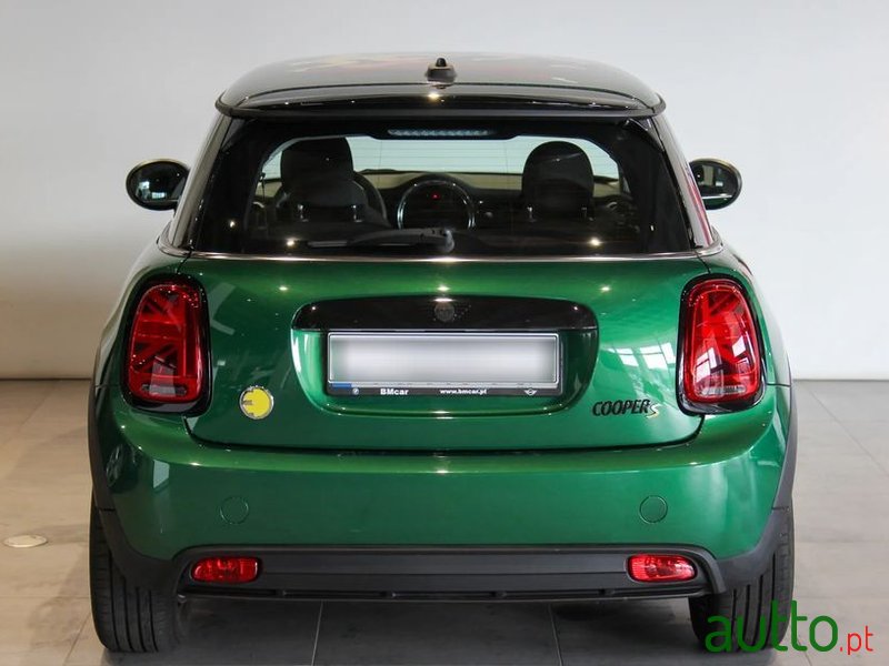 2022' MINI Cooper Se Premium photo #3
