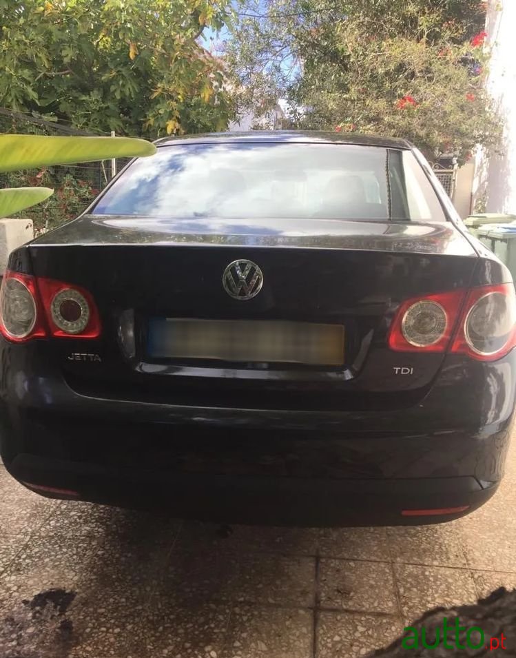 2008' Volkswagen Jetta photo #3