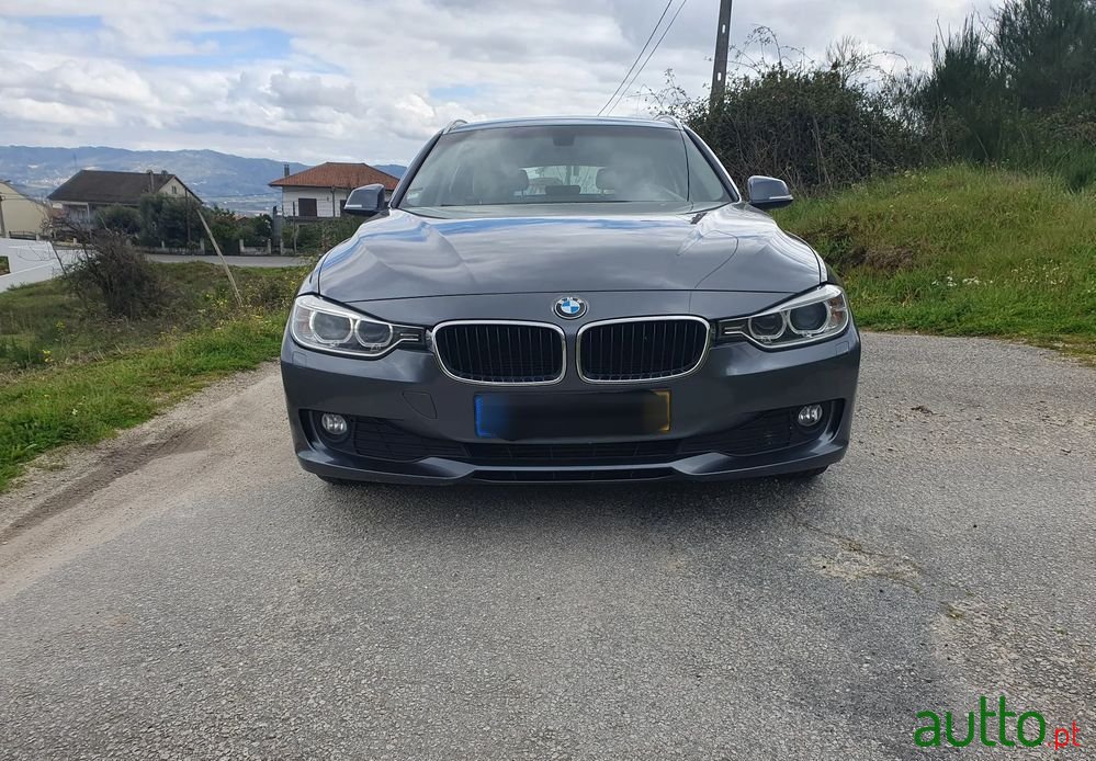 2013' BMW 320 photo #1