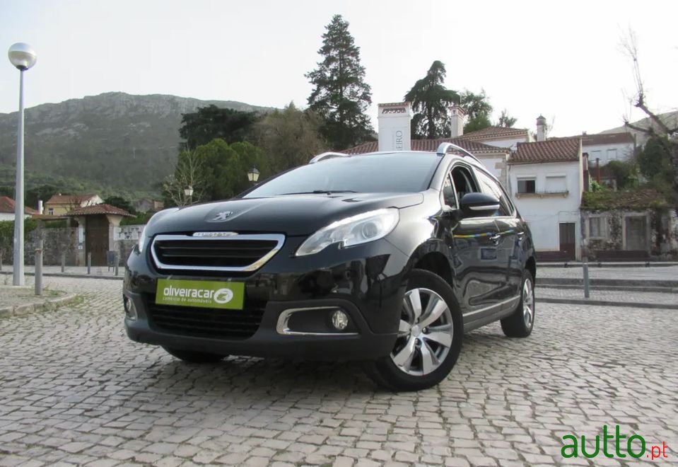 2013' Peugeot 2008 photo #3