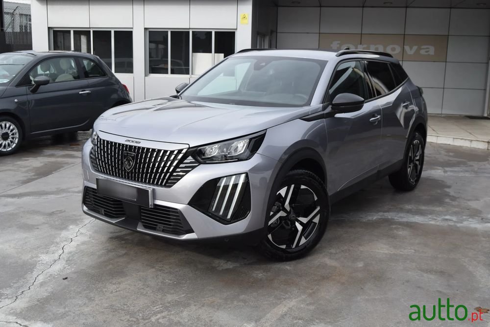 2024' Peugeot 2008 photo #1