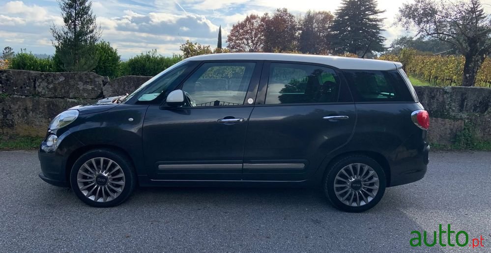 2015' Fiat 500L Living photo #3