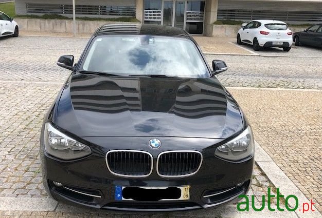 2012' BMW 118 D-Line Sport photo #2