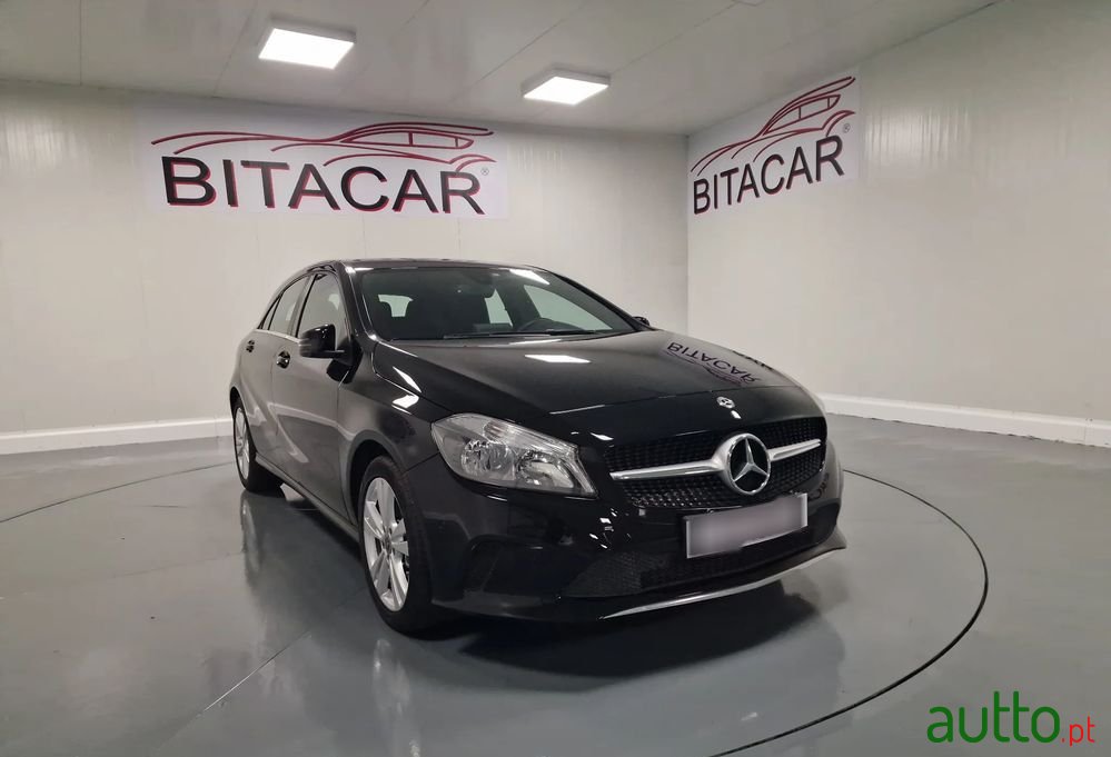2018' Mercedes-Benz Classe A D Urban photo #1