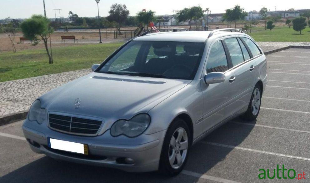 2003' Mercedes-Benz C-220 Cdi Classic photo #2
