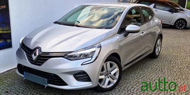 2021' Renault Clio photo #1