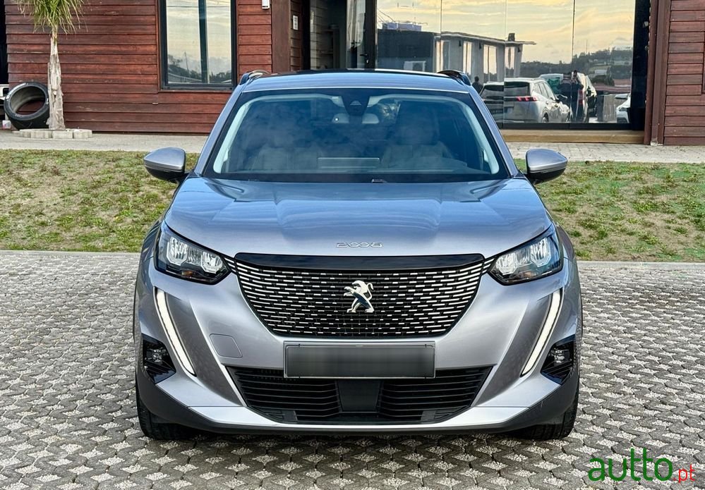 2021' Peugeot 2008 photo #3
