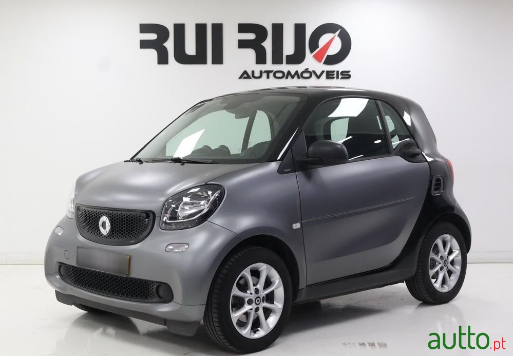 2019' Smart Fortwo 1.0 Passion 71 photo #1