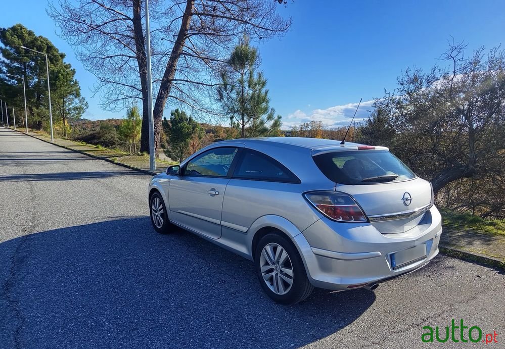2008' Opel Astra Gtc 1.7 Cdti photo #2