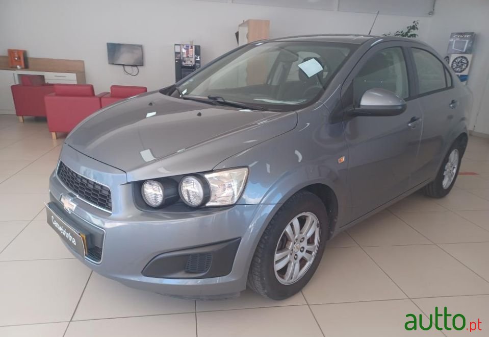 2013' Chevrolet Aveo photo #3