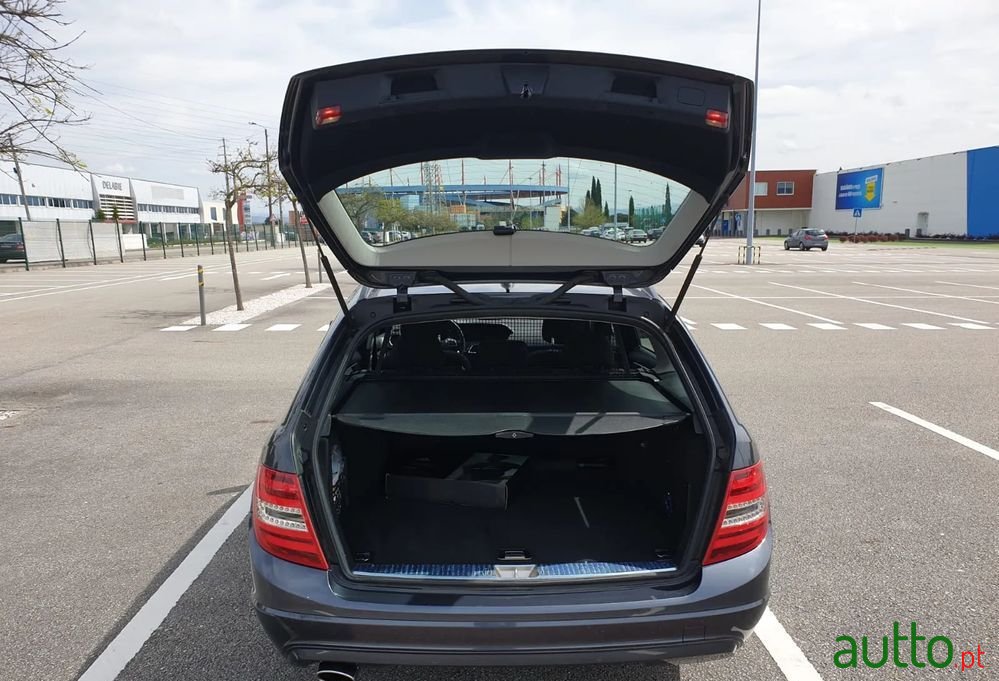 2013' Mercedes-Benz Classe C photo #6