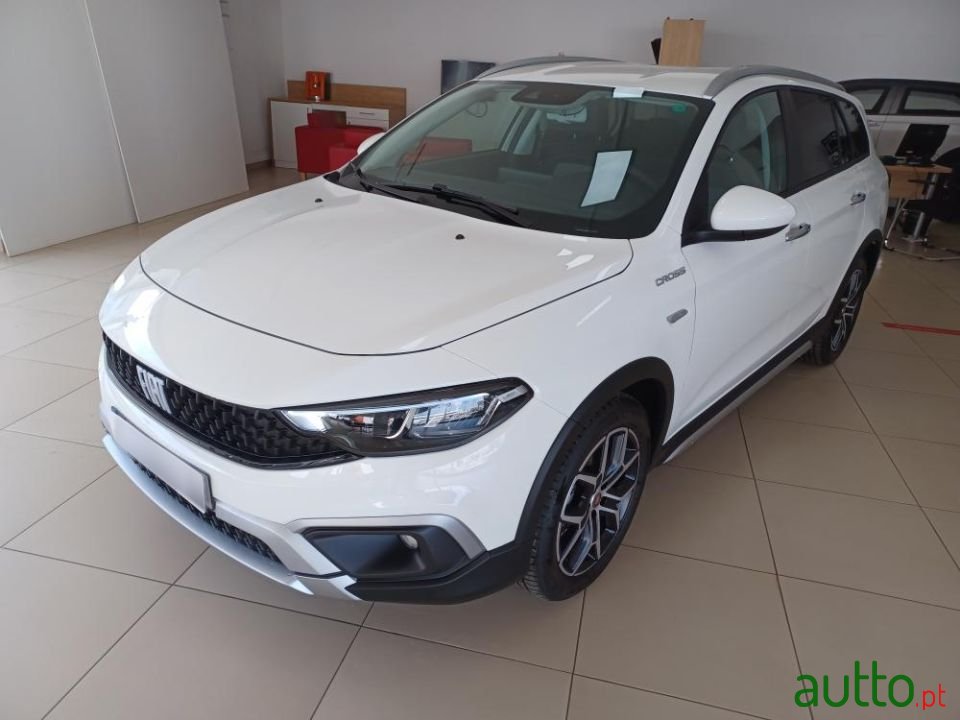 2022' Fiat Tipo Station Wagon Cross photo #3