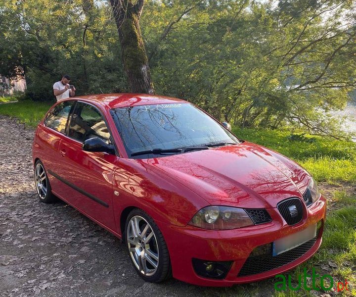2004' SEAT Ibiza photo #1