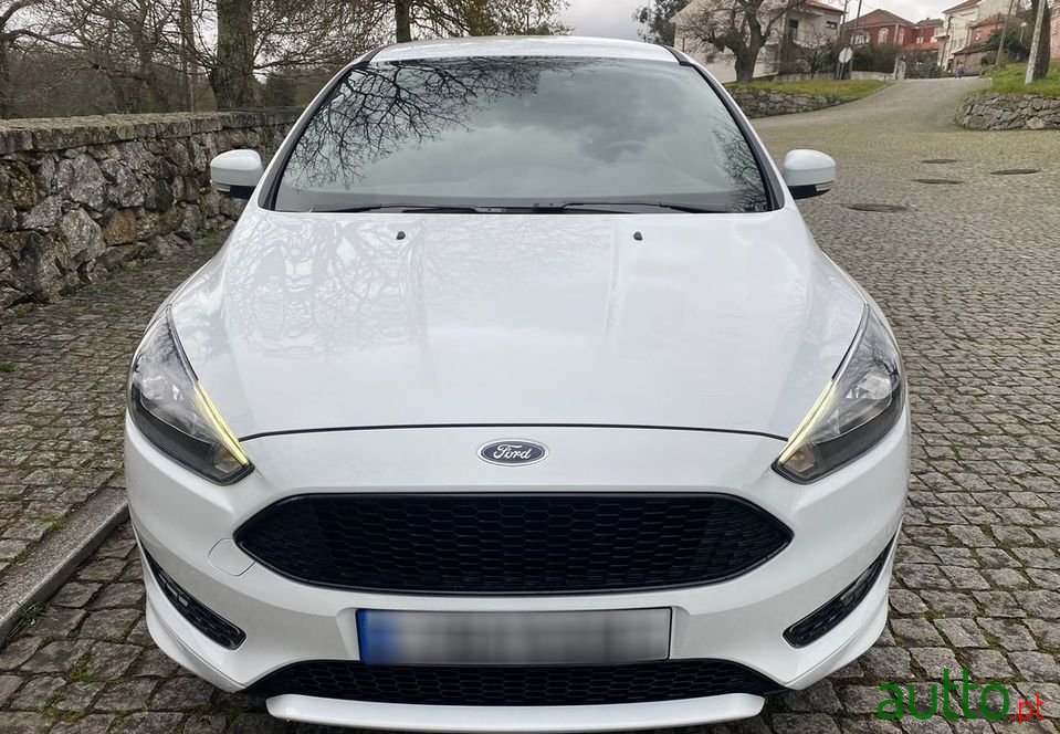 2017' Ford Focus Sw photo #2