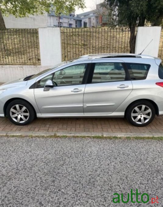2009' Peugeot 308 Sw photo #2
