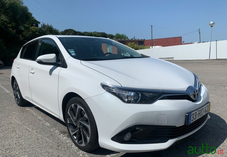 2016' Toyota Auris Sport photo #5