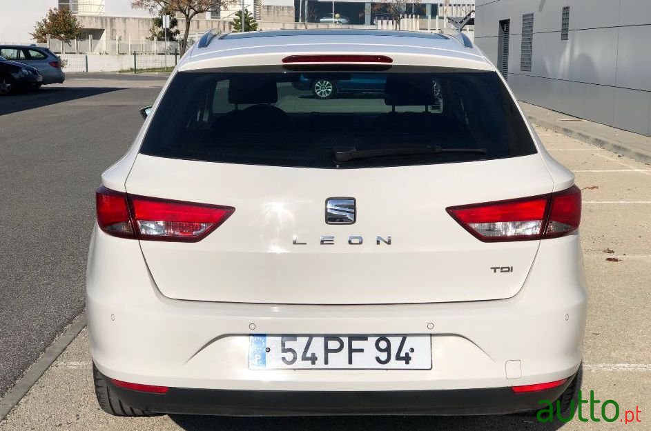 2014' SEAT Leon-St photo #1