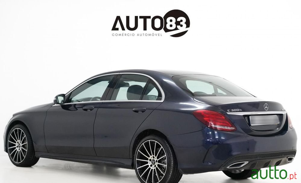 2017' Mercedes-Benz Classe C photo #2