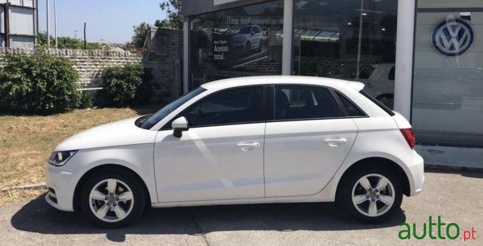 2015' Audi A1 Sportback photo #1