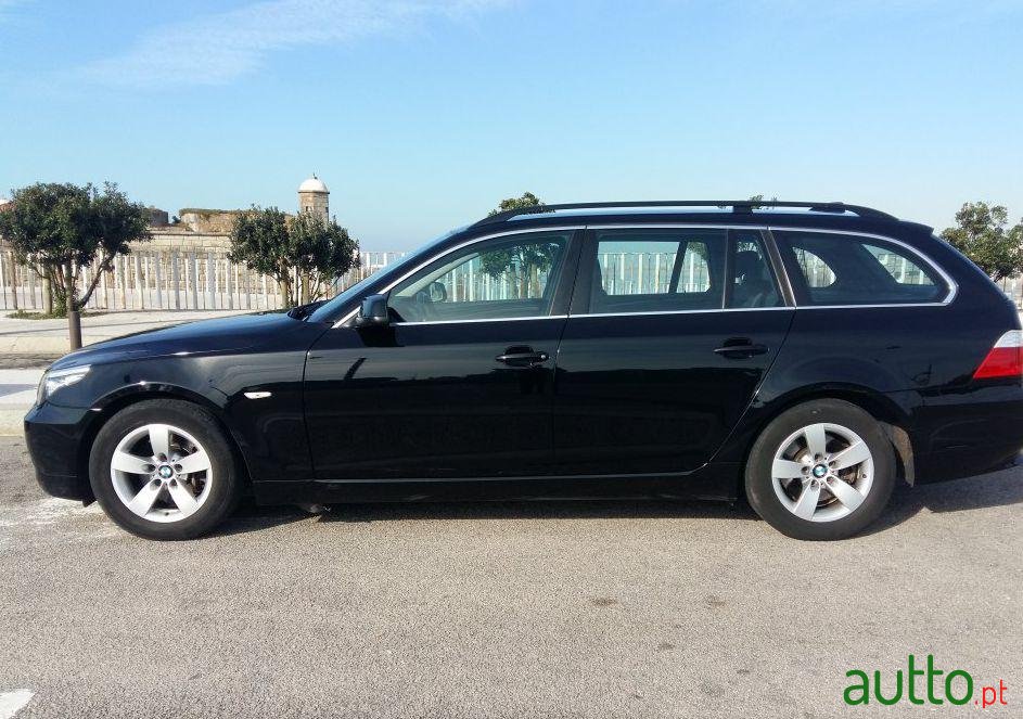 2010' BMW 520 D Touring photo #1