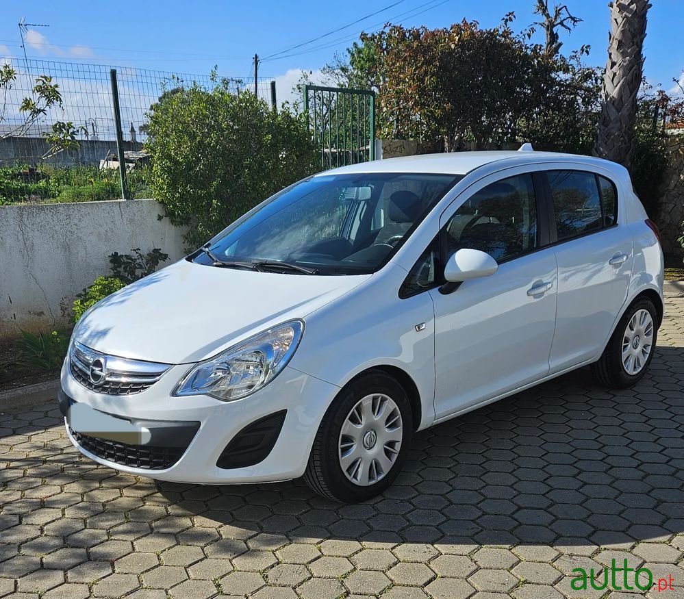 2011' Opel Corsa photo #2