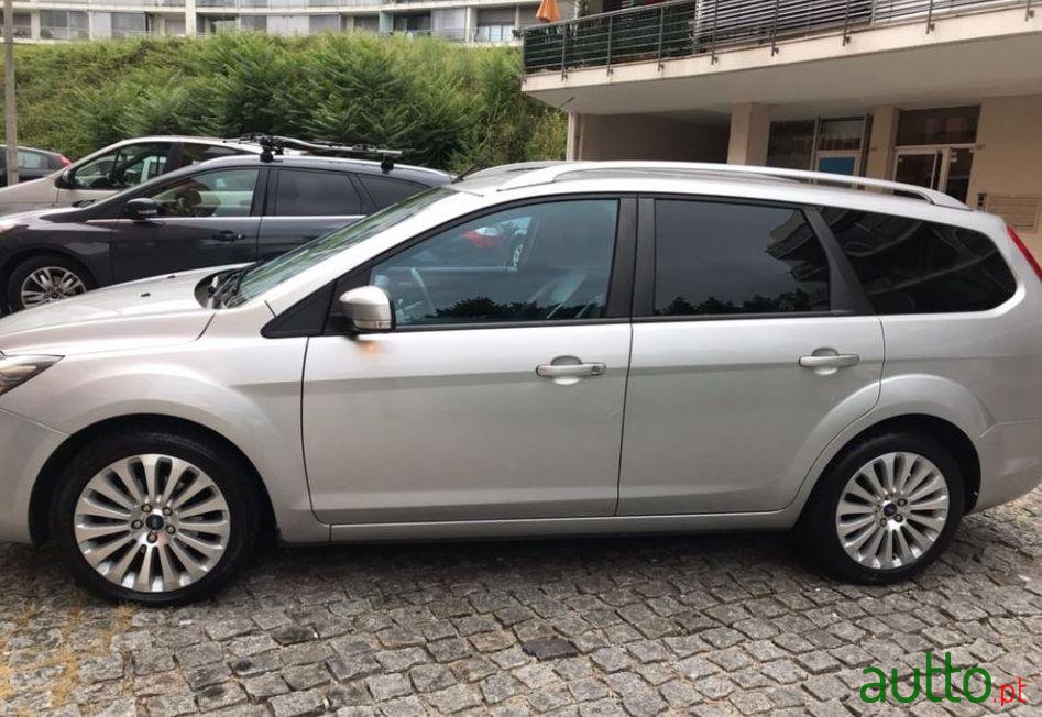 2009' Ford Focus Sw photo #4