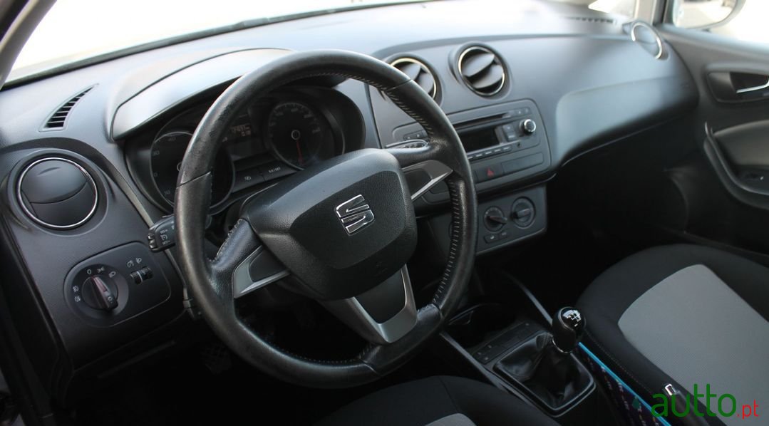 2014' SEAT Ibiza photo #6