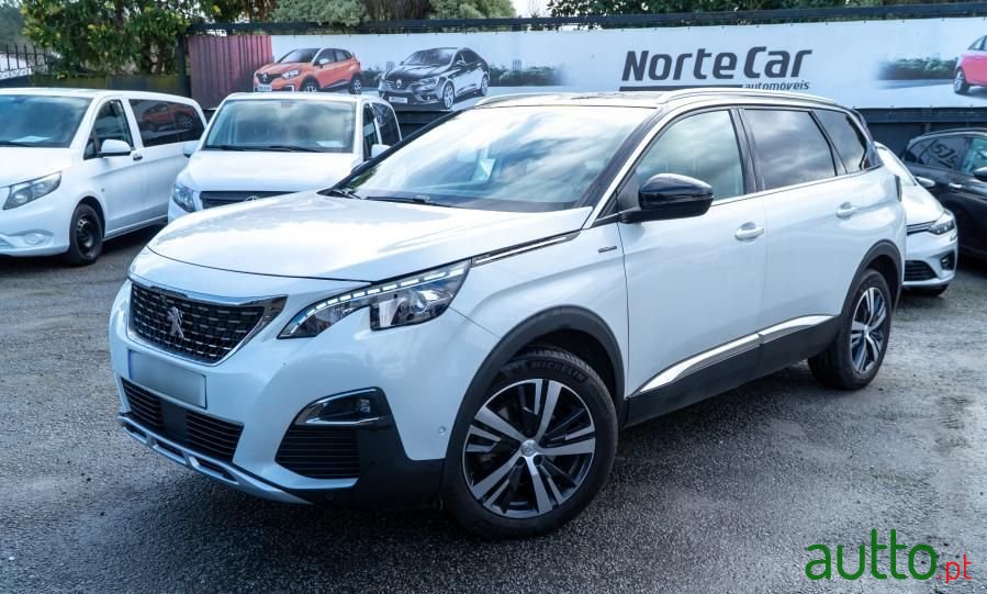 2019' Peugeot 5008 photo #1