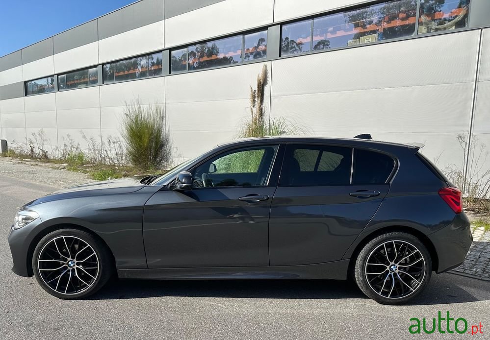 2017' BMW Série 1 D Pack M photo #6