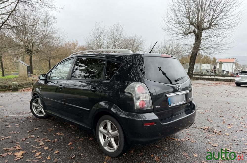 2007' Toyota Corolla Verso photo #5