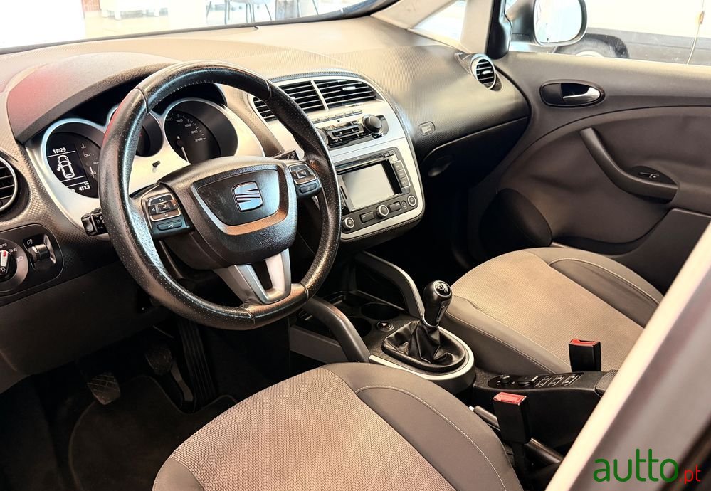 2010' SEAT Altea photo #5