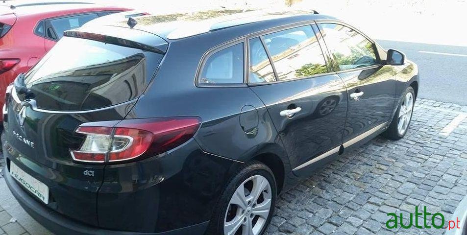 2010' Renault Megane Sport Tourer photo #1