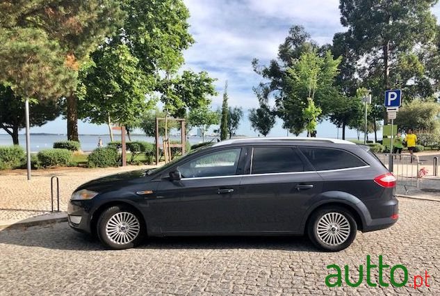 2009' Ford Mondeo Sw photo #2