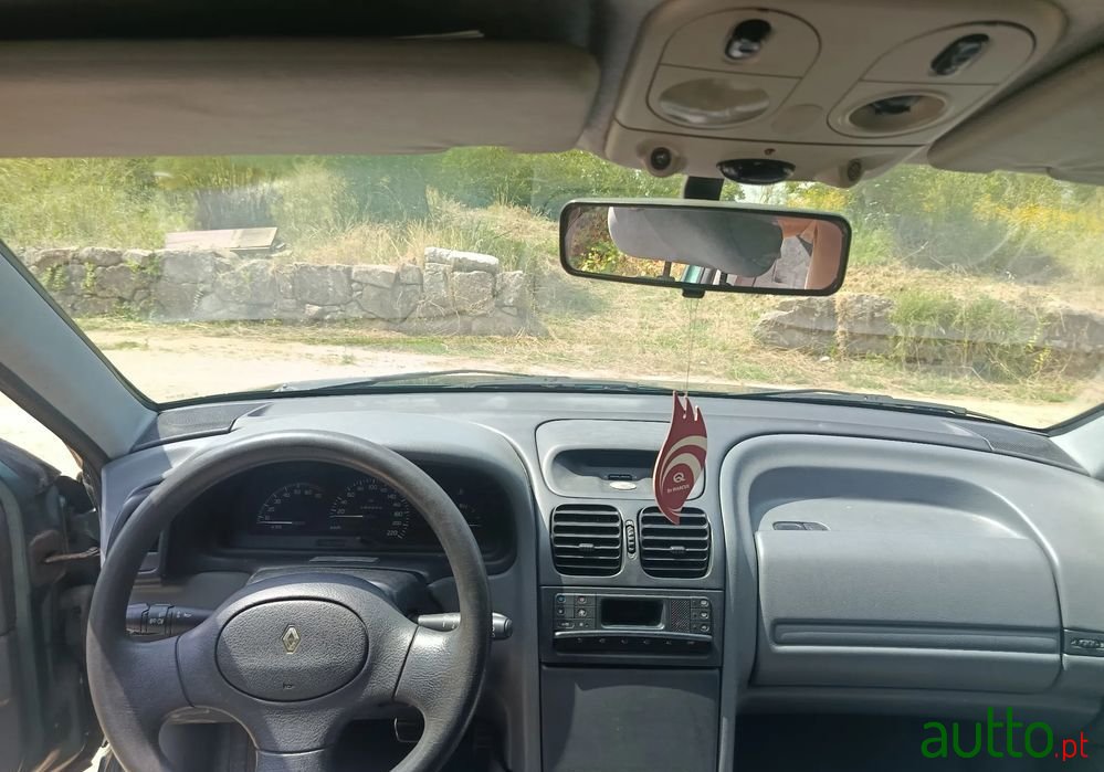 1994' Renault Laguna photo #4