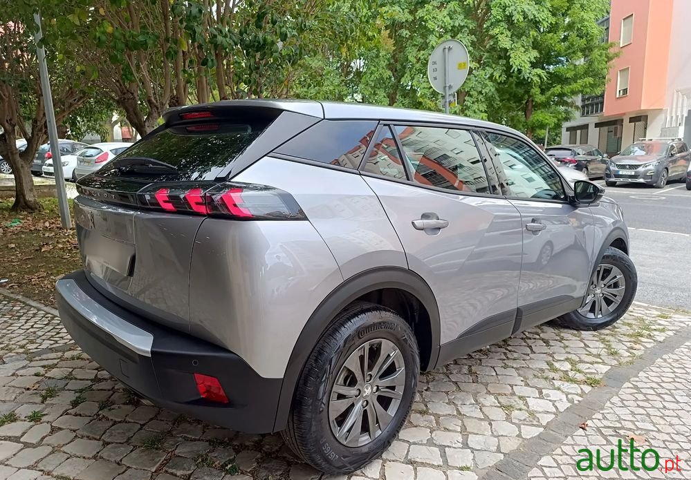 2022' Peugeot 2008 1.2 Puretech Active photo #2