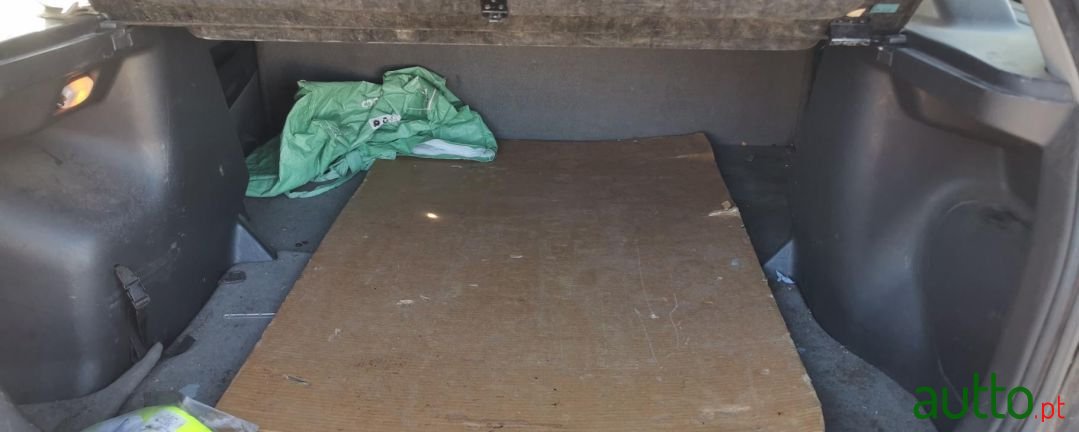 2002' Mazda 323 photo #5