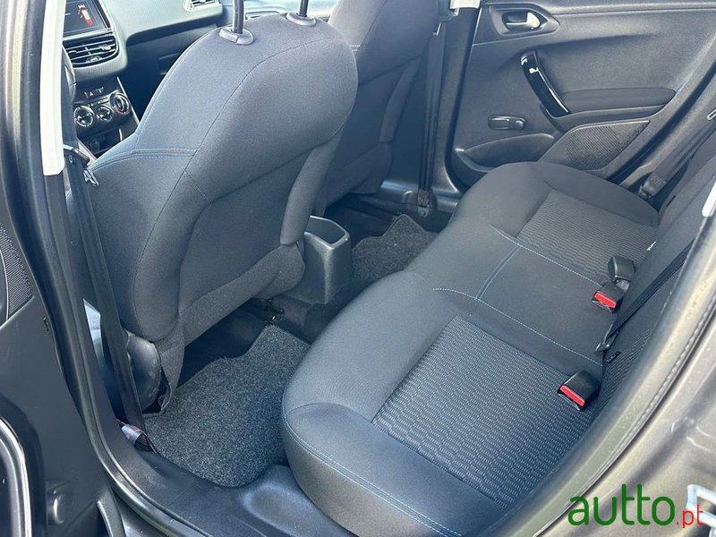 2019' Peugeot 208 photo #5