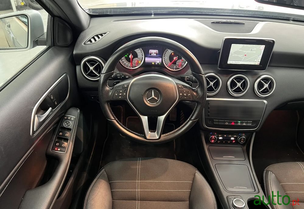 2015' Mercedes-Benz Classe A Cdi 7G Dct photo #4