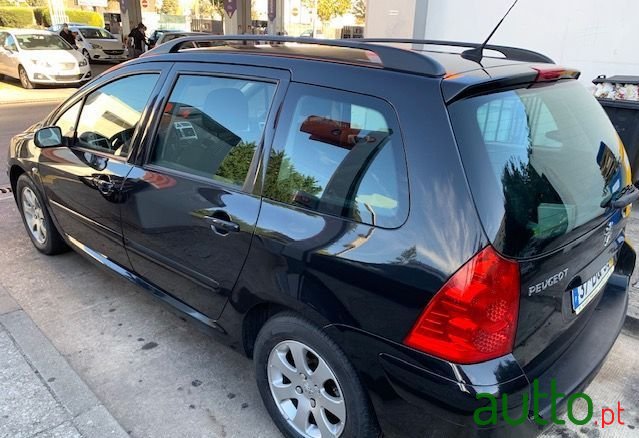 2006' Peugeot 307 Break photo #3